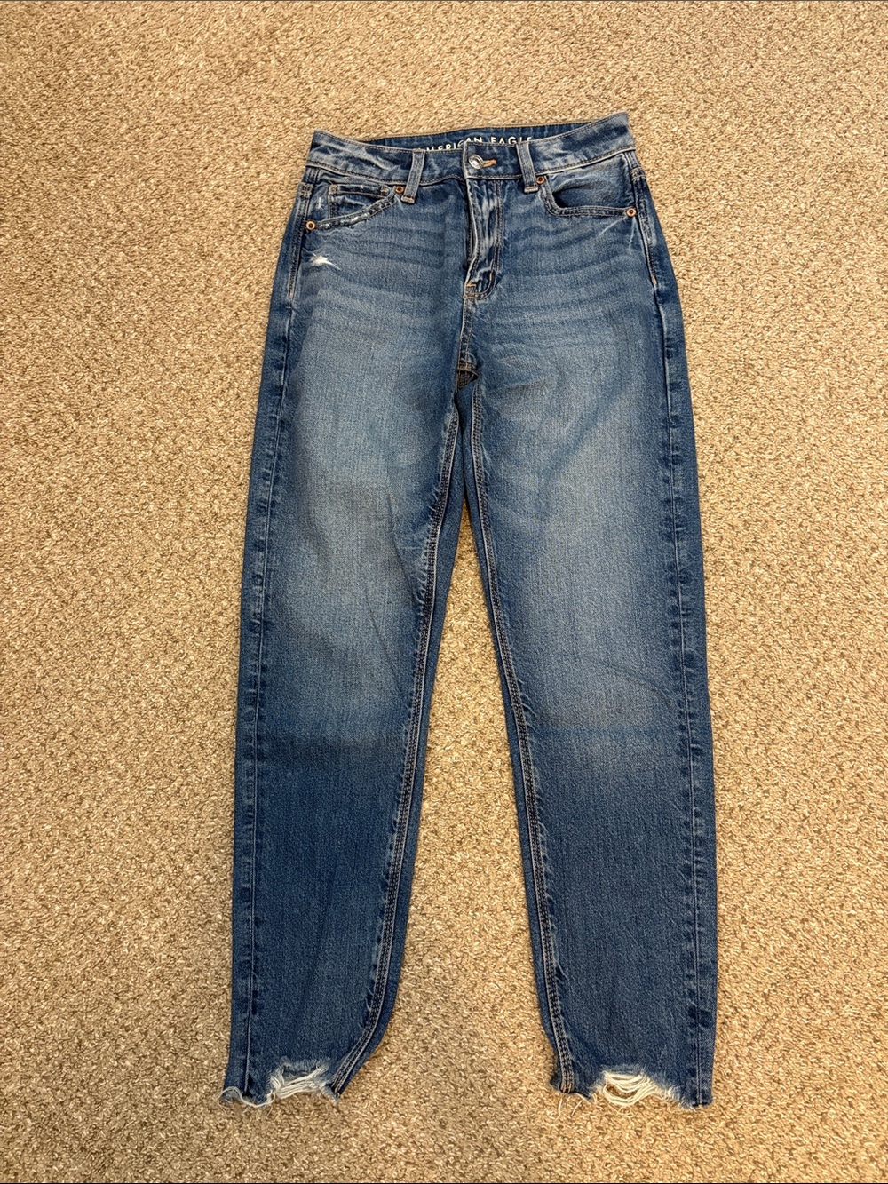 00S American Eagle Outfitters Strigid Boyfriend Jeans in Medium Blue Wash